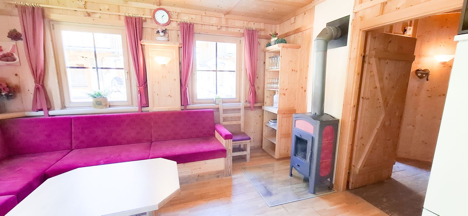 Wohnzimmer mit Kaminofen